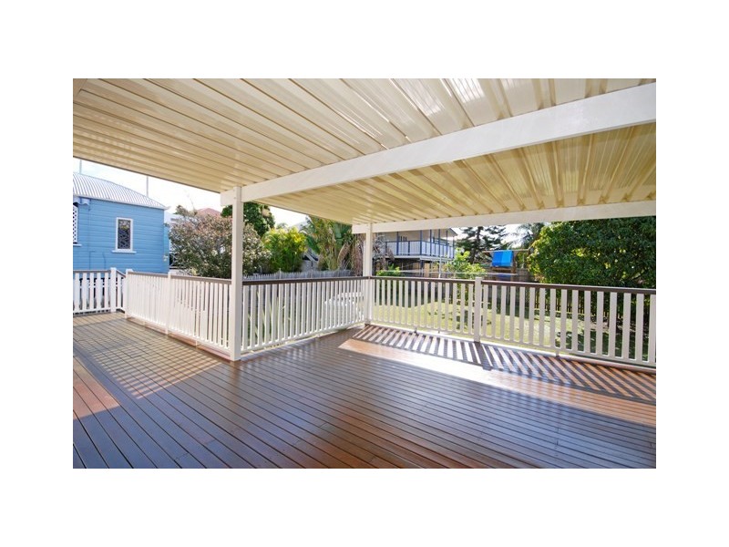 4 Lackey Avenue, Coorparoo QLD 4151