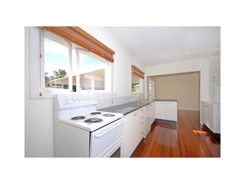 4 Lackey Avenue, Coorparoo QLD 4151