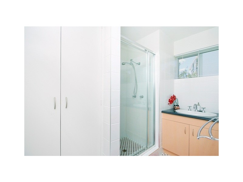 1/24 Raby Road, Coorparoo QLD 4151