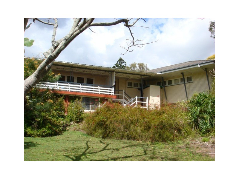 1 Aemilia Avenue, Seven Hills QLD 4170