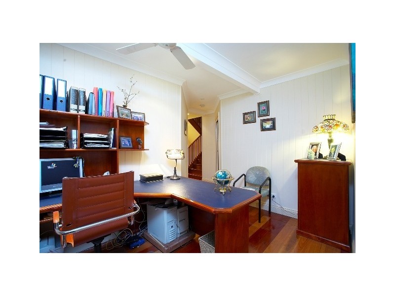 11 Parooba Avenue, Camp Hill QLD 4152