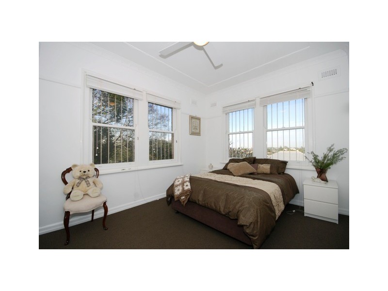 10 Barradine Street, Greenslopes QLD 4120