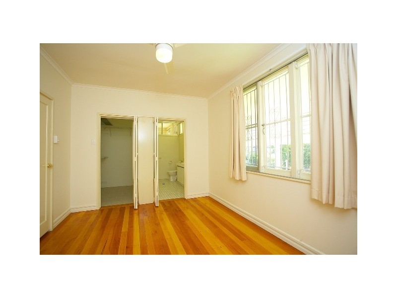 23 Perihelion Street, Coorparoo QLD 4151