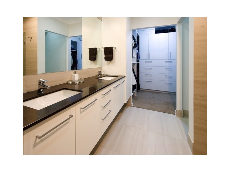 22 Elgar Street, Holland Park QLD 4121