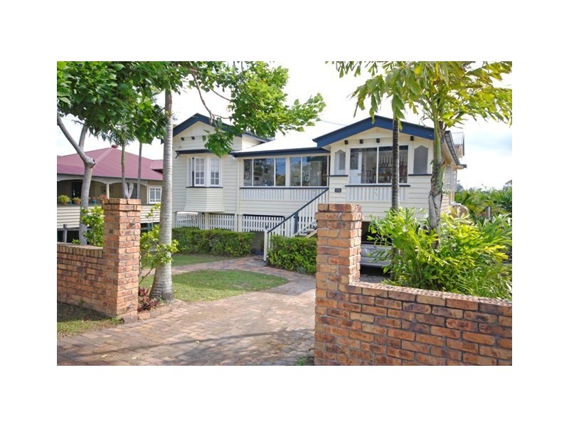 90 Bennetts Road, Camp Hill QLD 4152