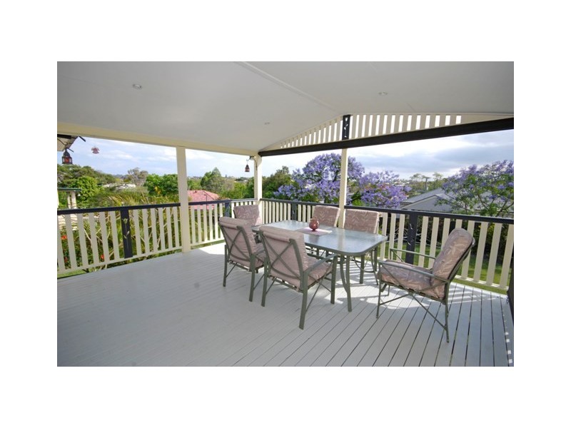 90 Bennetts Road, Camp Hill QLD 4152