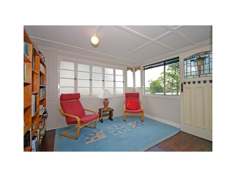 90 Bennetts Road, Camp Hill QLD 4152