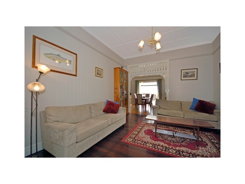 90 Bennetts Road, Camp Hill QLD 4152