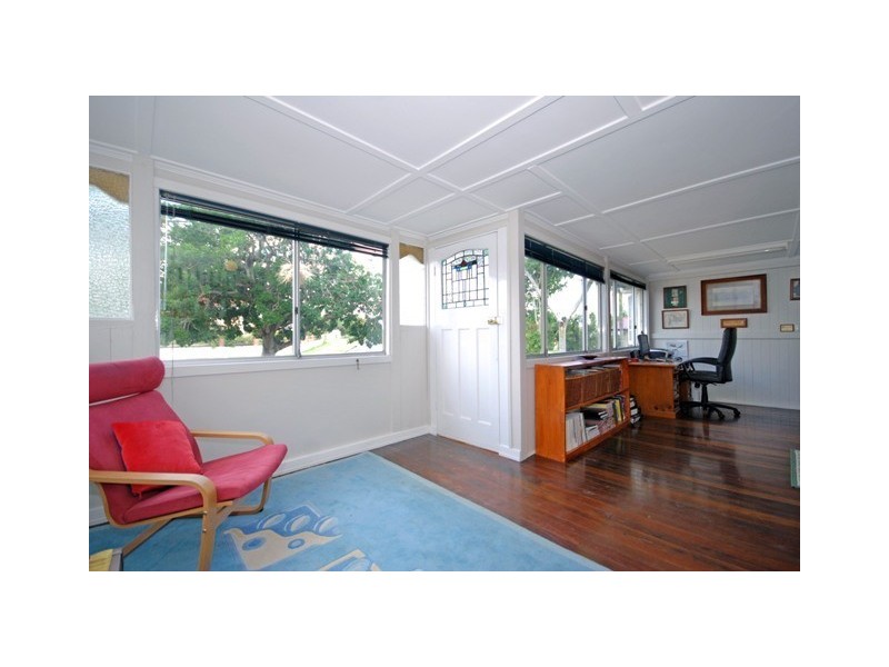 90 Bennetts Road, Camp Hill QLD 4152