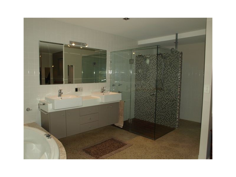 262 Bennetts Road, Norman Park QLD 4170