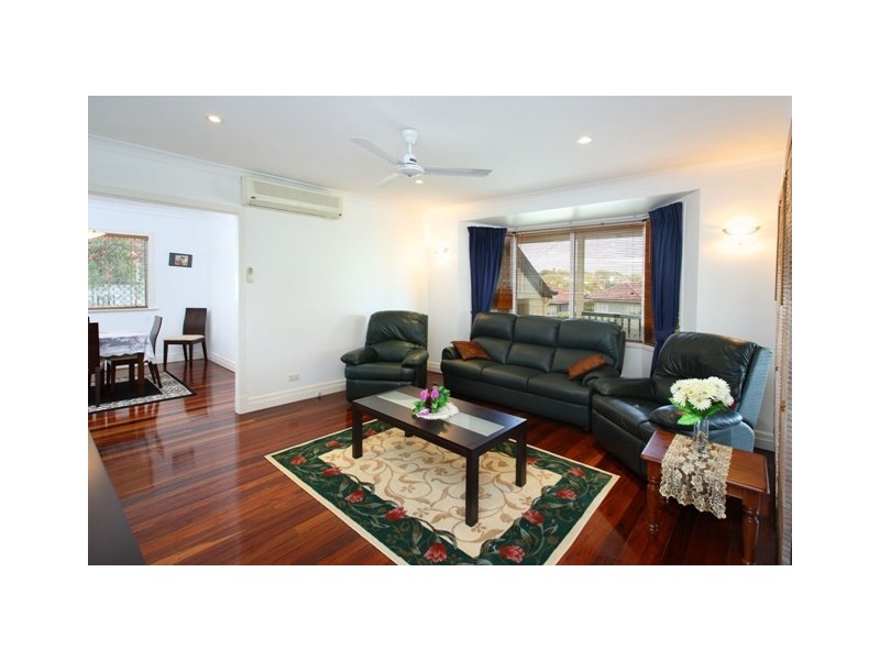 8 Meteor Street, Coorparoo QLD 4151