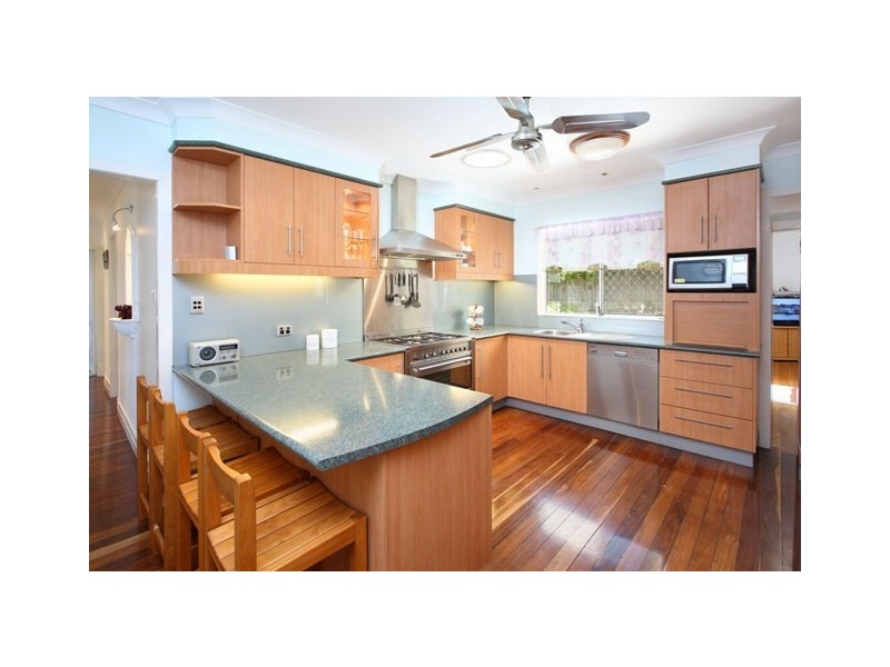 8 Meteor Street, Coorparoo QLD 4151