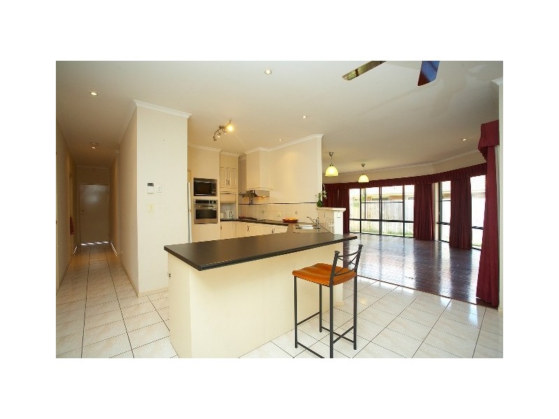 72 Silky Oak Crescent, Carindale QLD 4152