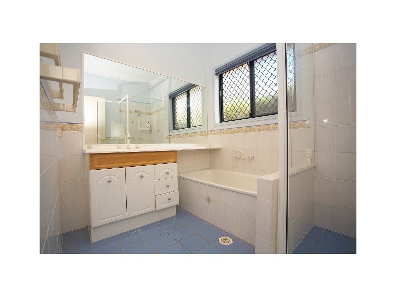 72 Silky Oak Crescent, Carindale QLD 4152