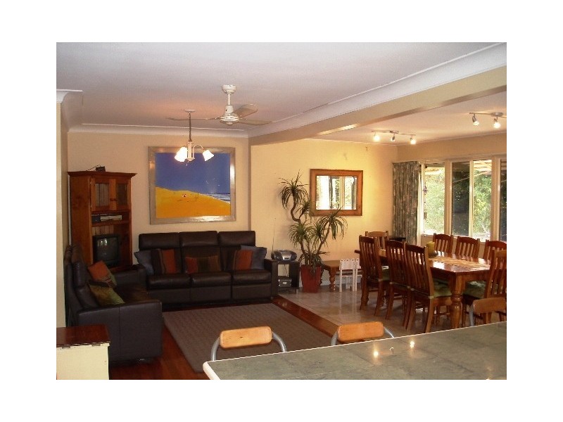 18 Thelma Street, Mount Gravatt East QLD 4122