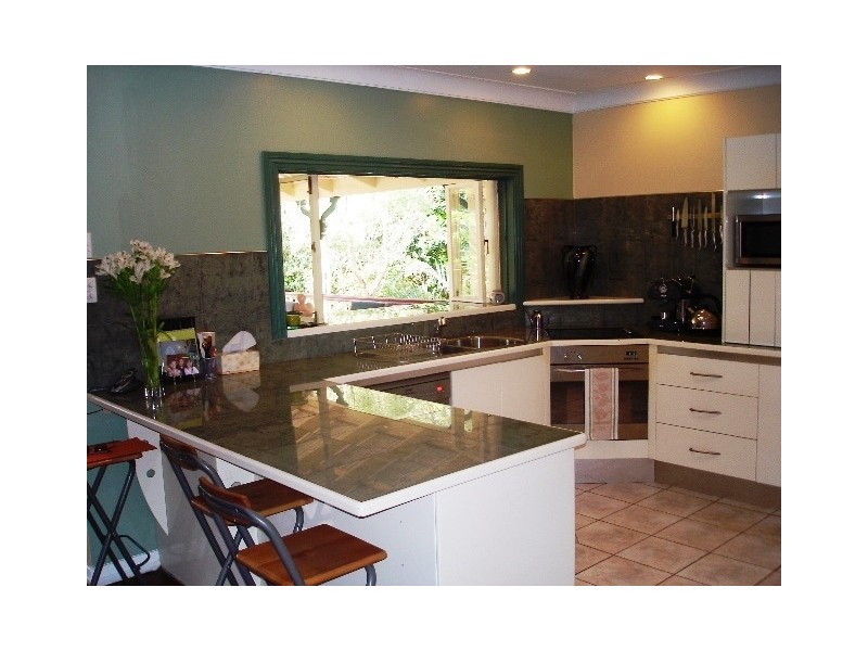 18 Thelma Street, Mount Gravatt East QLD 4122