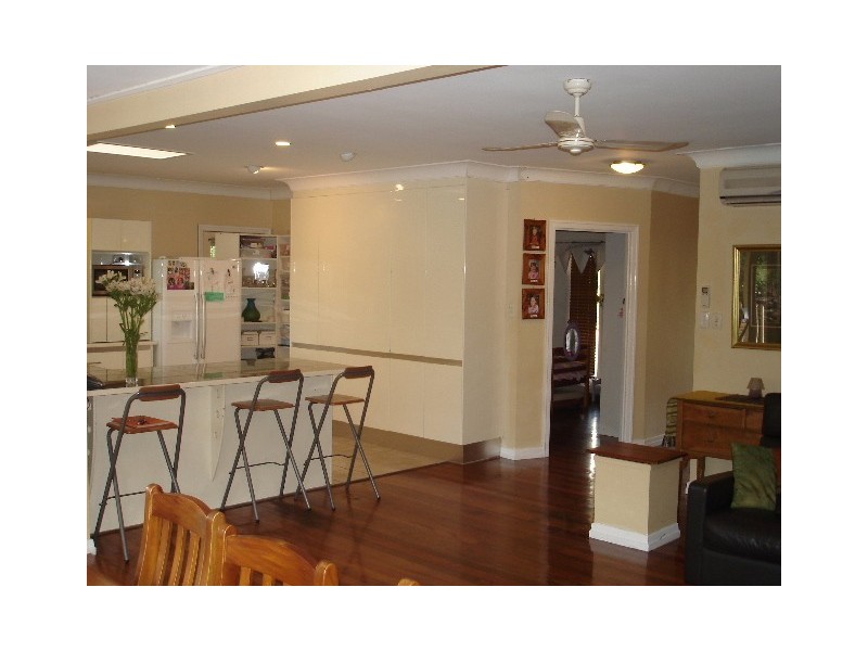 18 Thelma Street, Mount Gravatt East QLD 4122