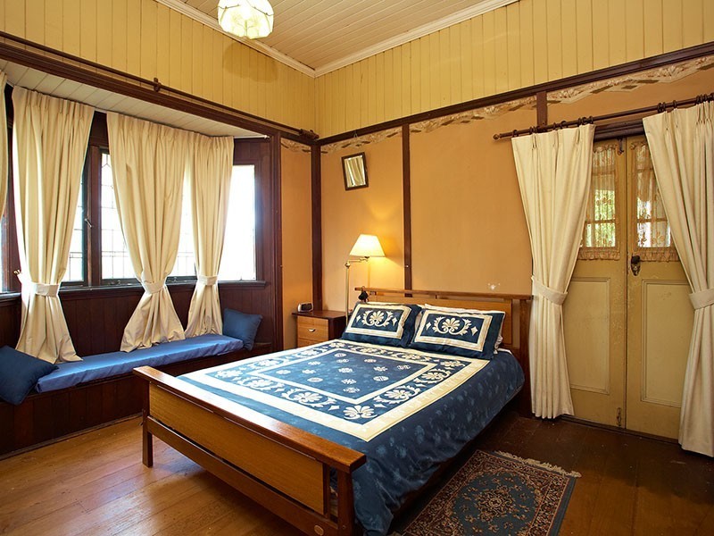 16 Emlyn Street, Coorparoo QLD 4151