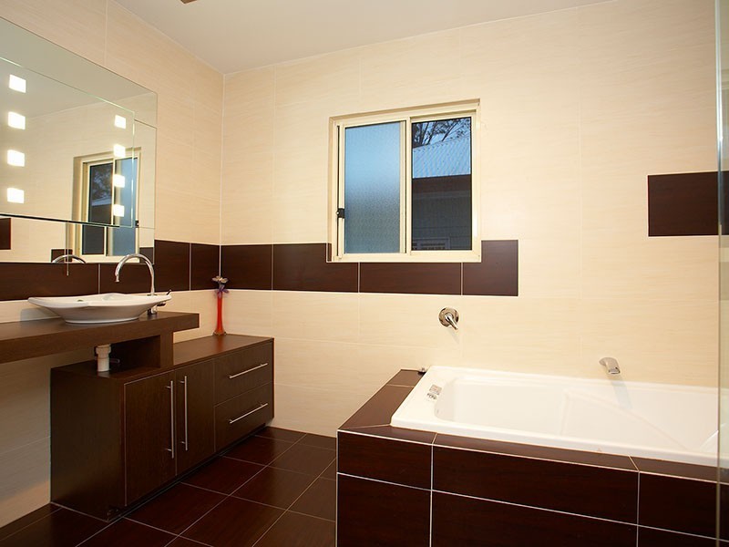 19 Garden Street, Greenslopes QLD 4120