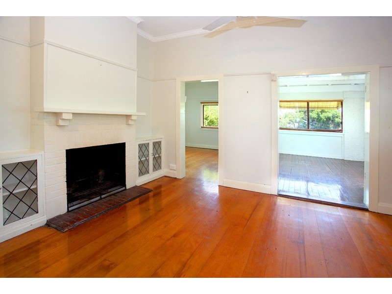 25 Halland Terrace, Camp Hill QLD 4152