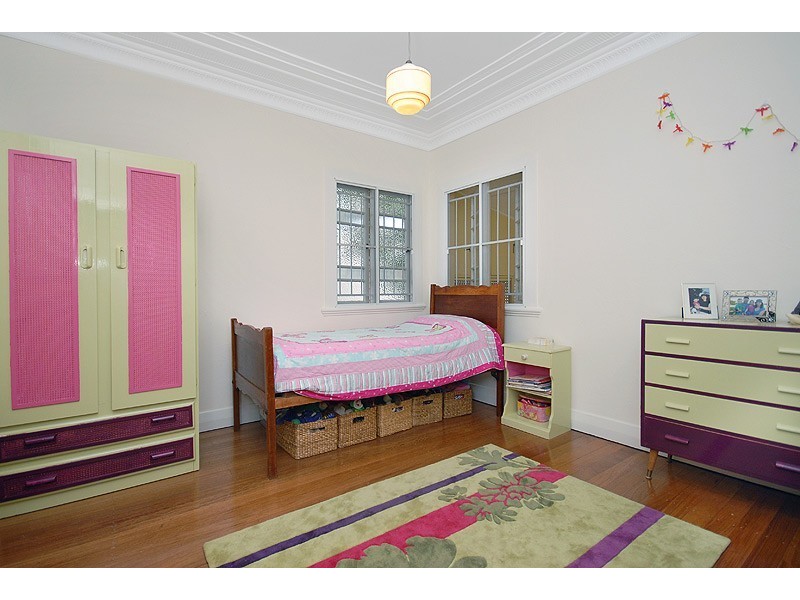 48 Stella Street, Holland Park QLD 4121