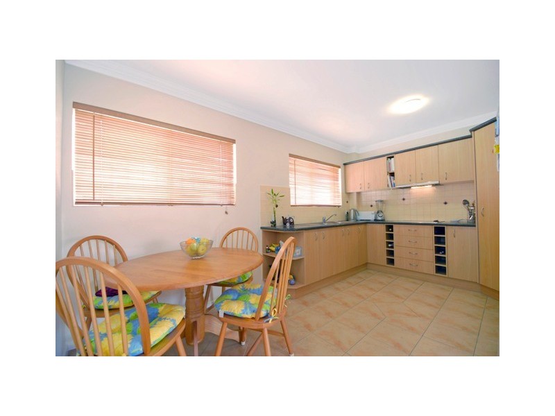 2/37 Rialto Street, Coorparoo QLD 4151