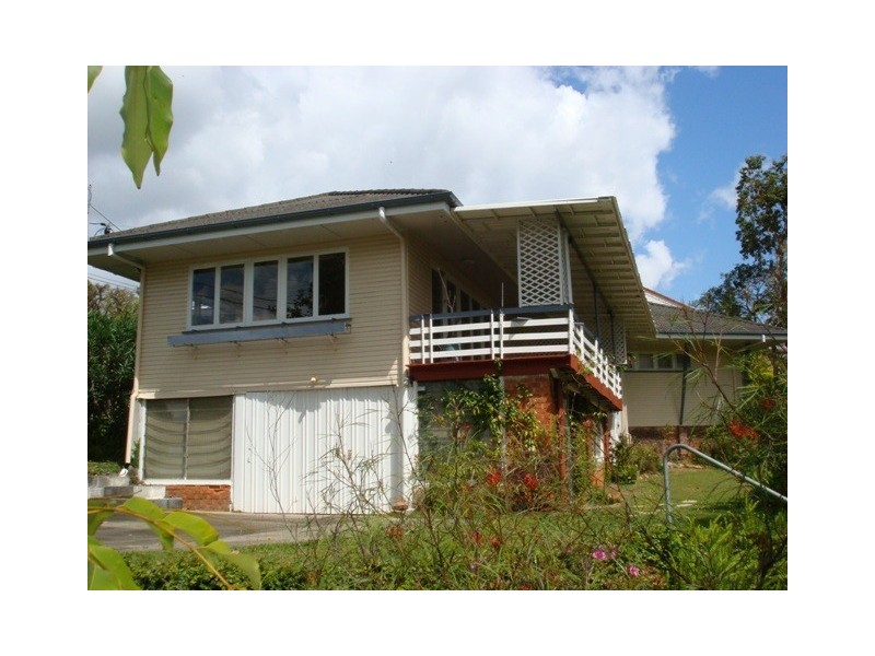 1 Aemilia Avenue, Seven Hills QLD 4170