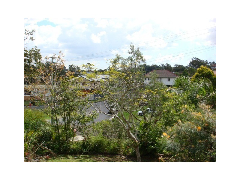 1 Aemilia Avenue, Seven Hills QLD 4170