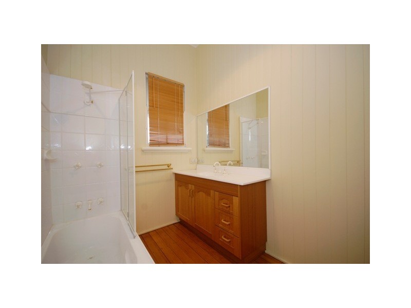 50 Ninth Avenue, Coorparoo QLD 4151