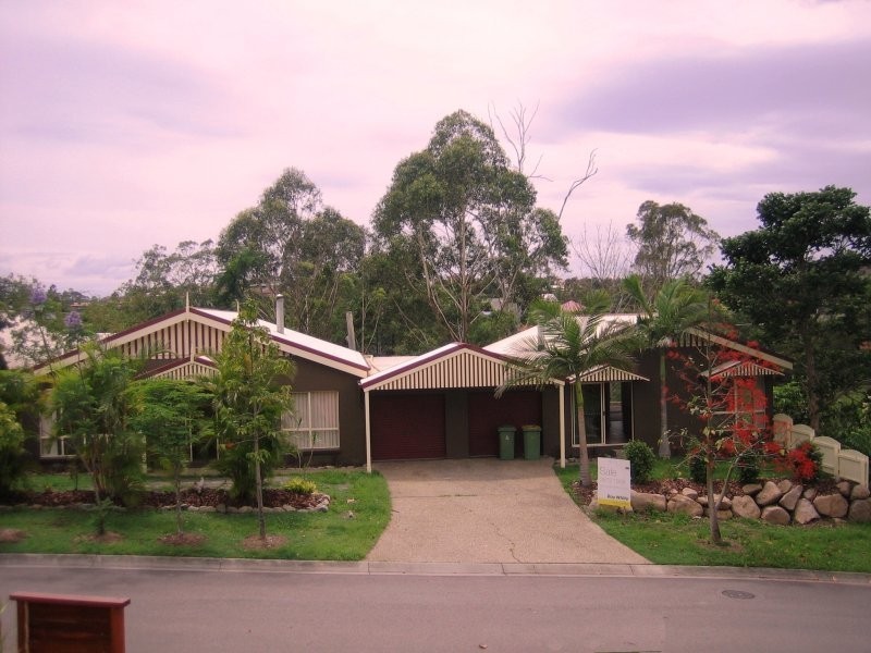 33 Silkyoak Way, Albany Creek QLD 4035