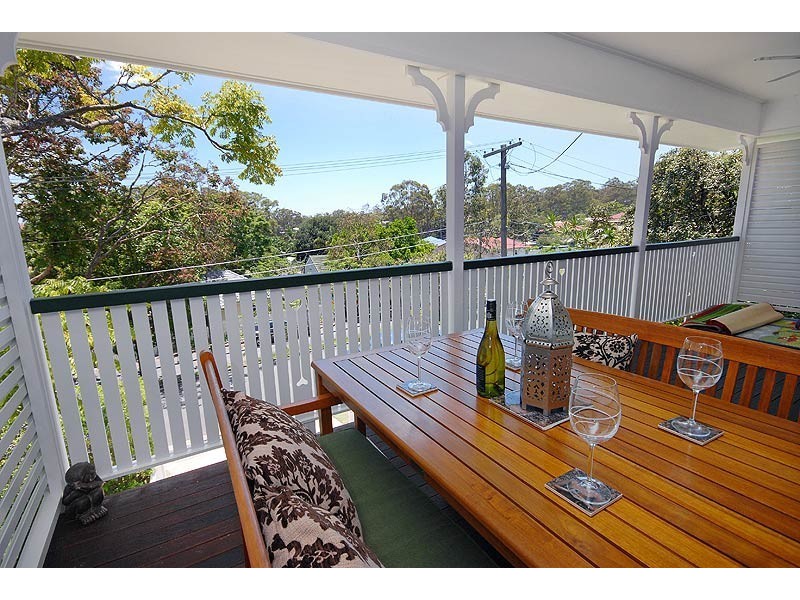 39 Walker Street, Coorparoo QLD 4151