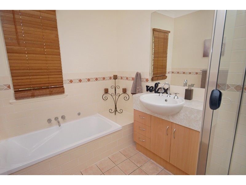 39 Walker Street, Coorparoo QLD 4151