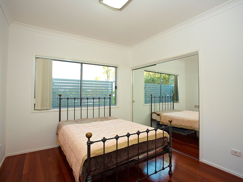 105 Strong Avenue, Graceville QLD 4075