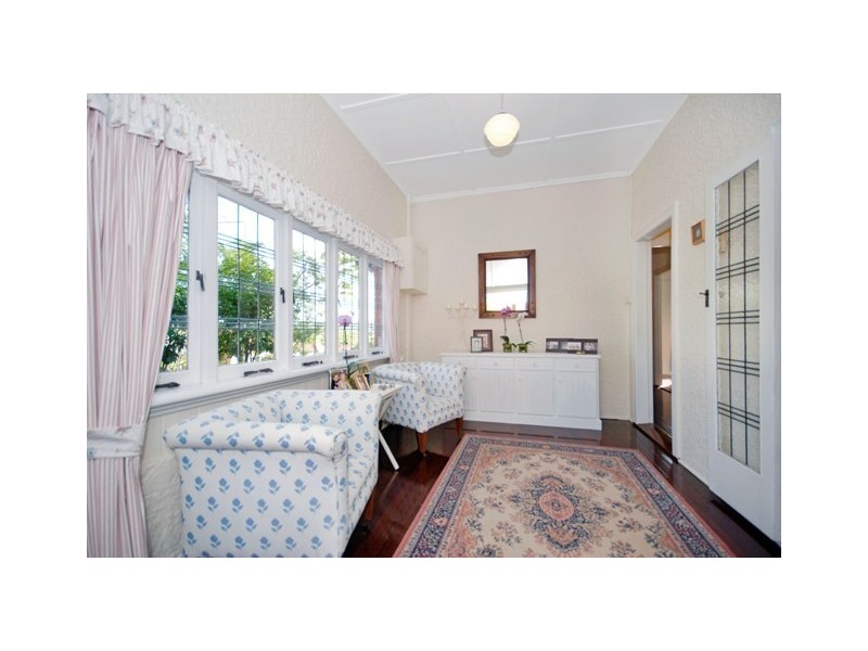 37 Marshall Road, Holland Park West QLD 4121