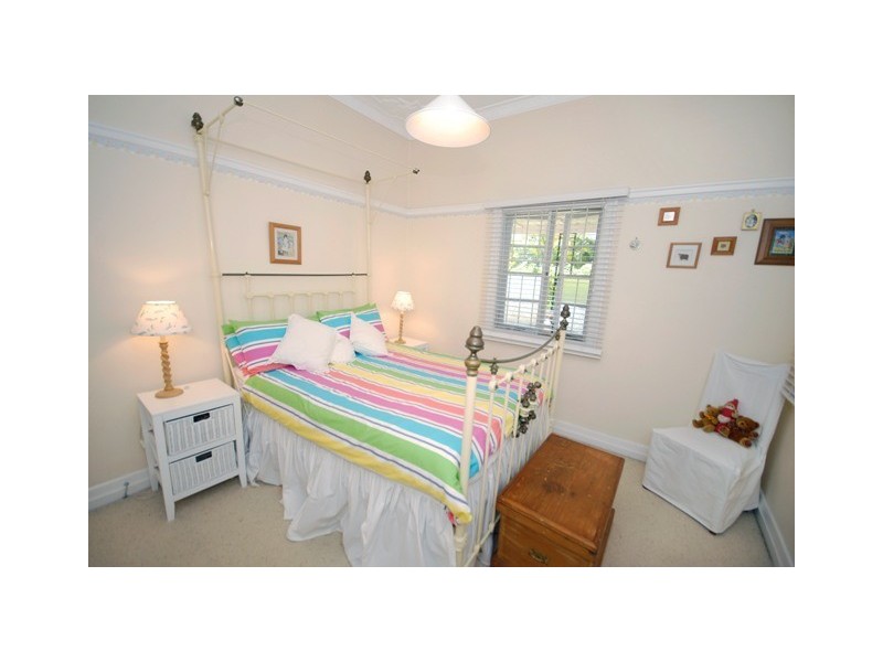 37 Marshall Road, Holland Park West QLD 4121