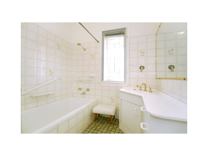 207 Chatsworth Road, Coorparoo QLD 4151