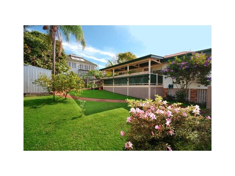 207 Chatsworth Road, Coorparoo QLD 4151