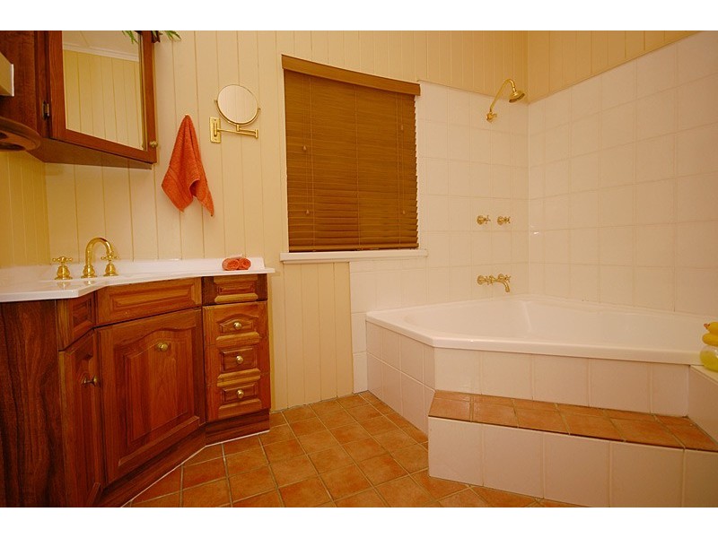 1194 Stanley Street East, Coorparoo QLD 4151