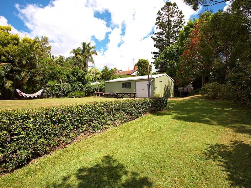 16 Emlyn Street, Coorparoo QLD 4151