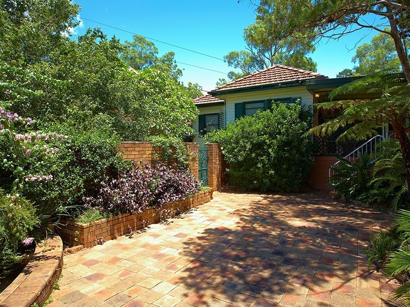 23 Wills Street, Coorparoo QLD 4151
