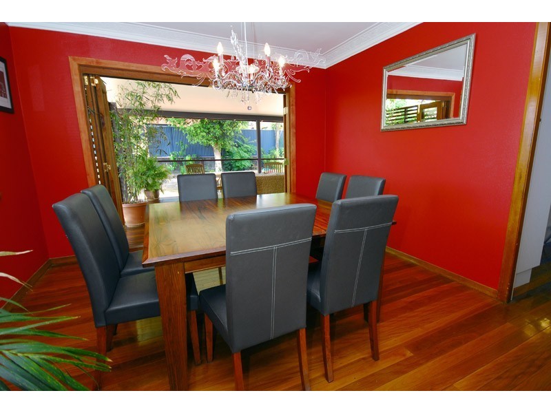 10 Sterculia Avenue, Holland Park West QLD 4121