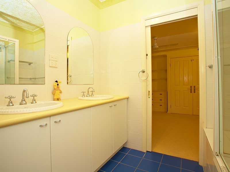 55 Illidge Street, Coorparoo QLD 4151