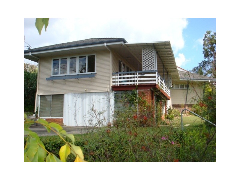 1 Aemilia Avenue, Seven Hills QLD 4170