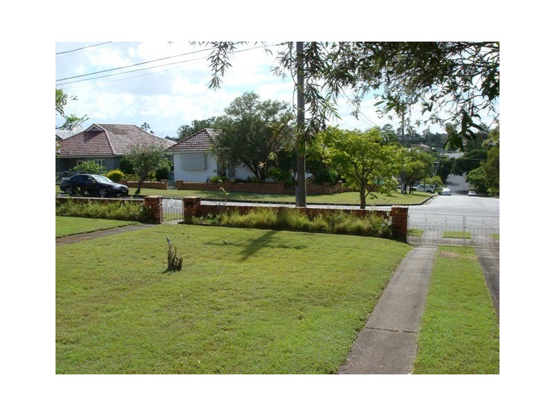 53 Raven Street, Camp Hill QLD 4152