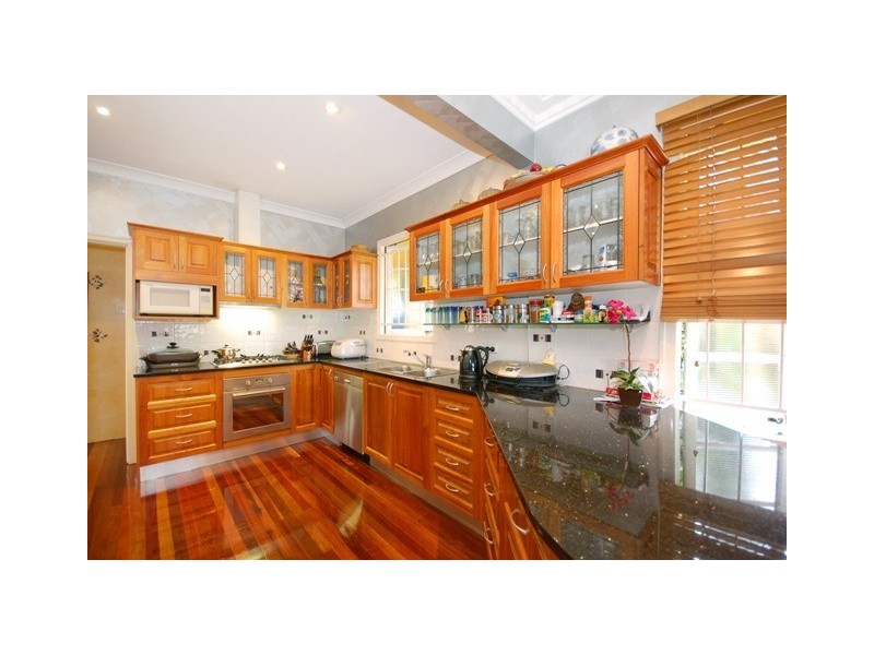 1 Galsworthy Street, Holland Park West QLD 4121