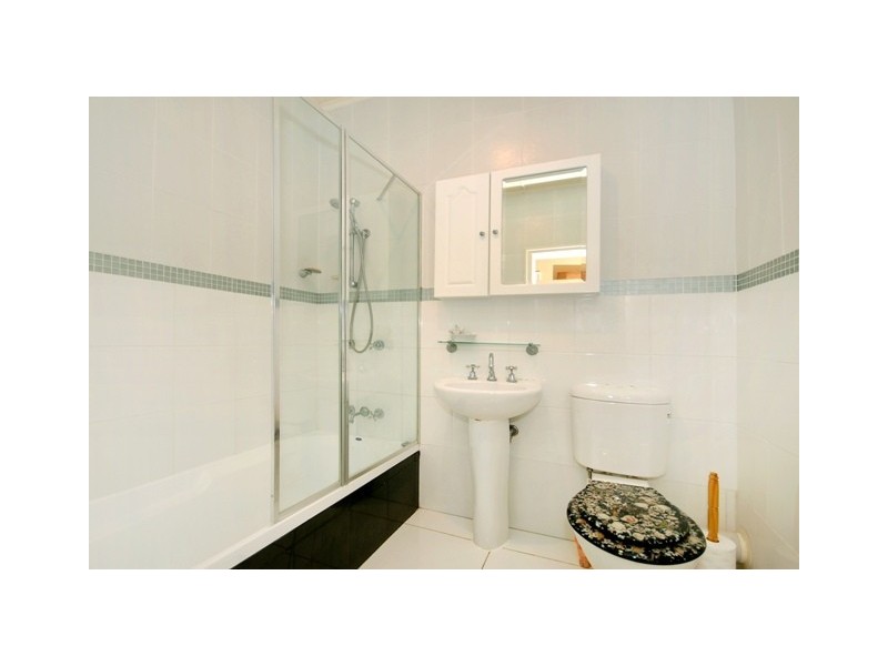 1 Galsworthy Street, Holland Park West QLD 4121