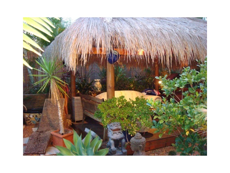 1 Galsworthy Street, Holland Park West QLD 4121