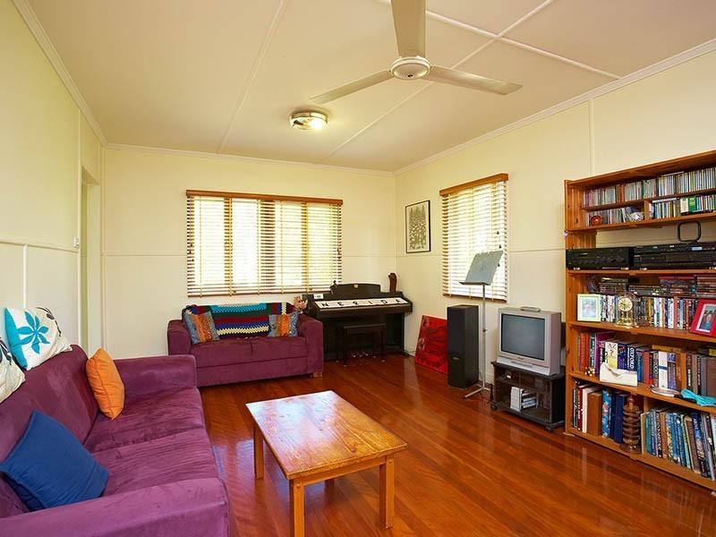 15 Monza Street, Holland Park West QLD 4121