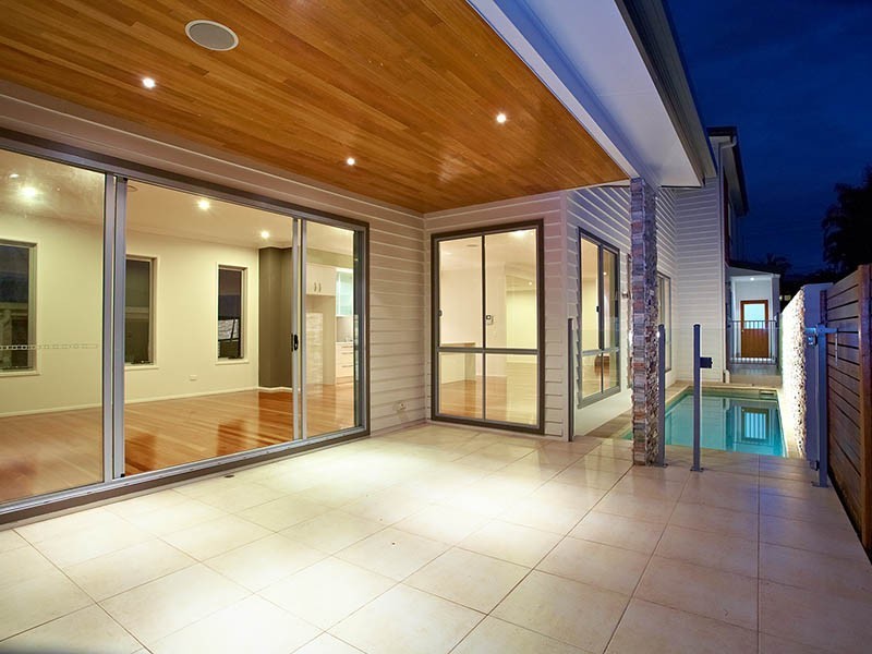 11 Waratah Avenue, Holland Park West QLD 4121