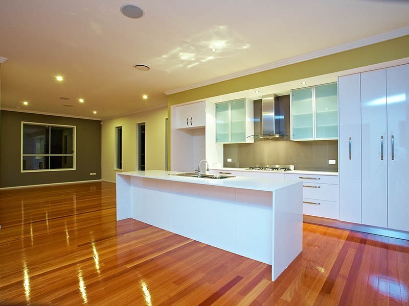 11 Waratah Avenue, Holland Park West QLD 4121